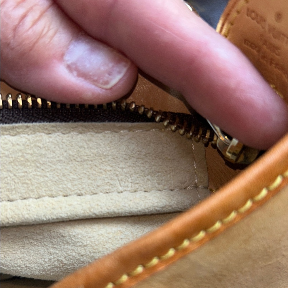 Louis Vuitton Tan and Brown Monogram Shoulder Bag - Picture 13 of 16